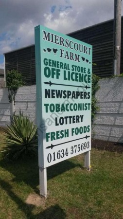Mierscourt Farm Folded Pan Post Signs