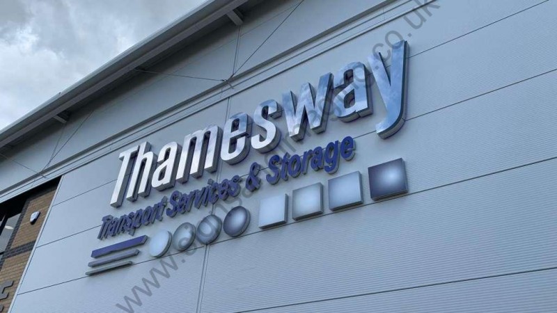 Thamesway 3D Letters Blue Halo Lit June 22 (8)