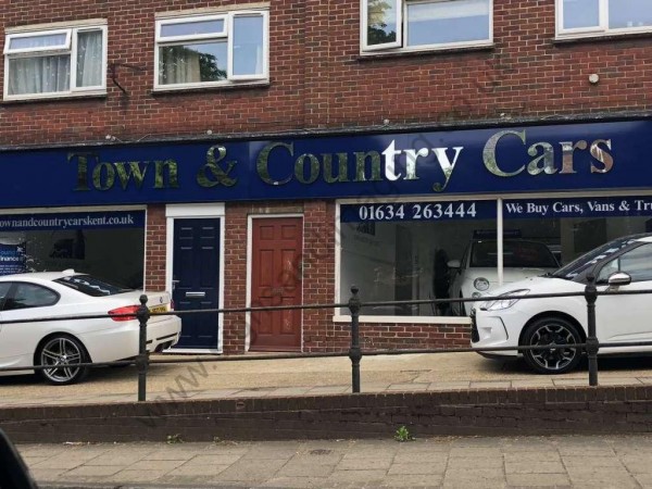 Town & Country Cars Fascia stood off chrome letters (2)