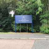 Bridgewood Manor Hotel Post Signs (1) Bridgewood Manor Hotel Post Signs (1)