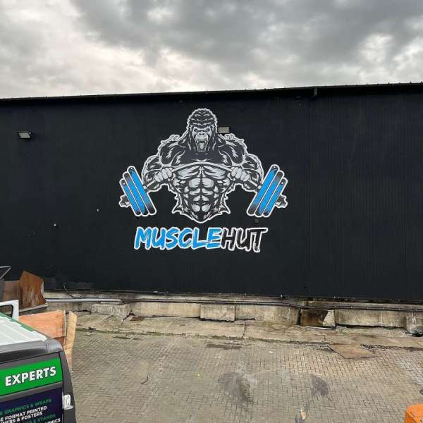 Muscle Hut exterior signage (1)
